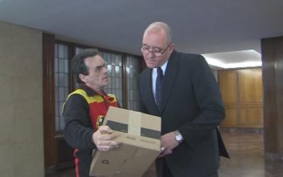 El portero o conserje se niega a recoger los paquetes